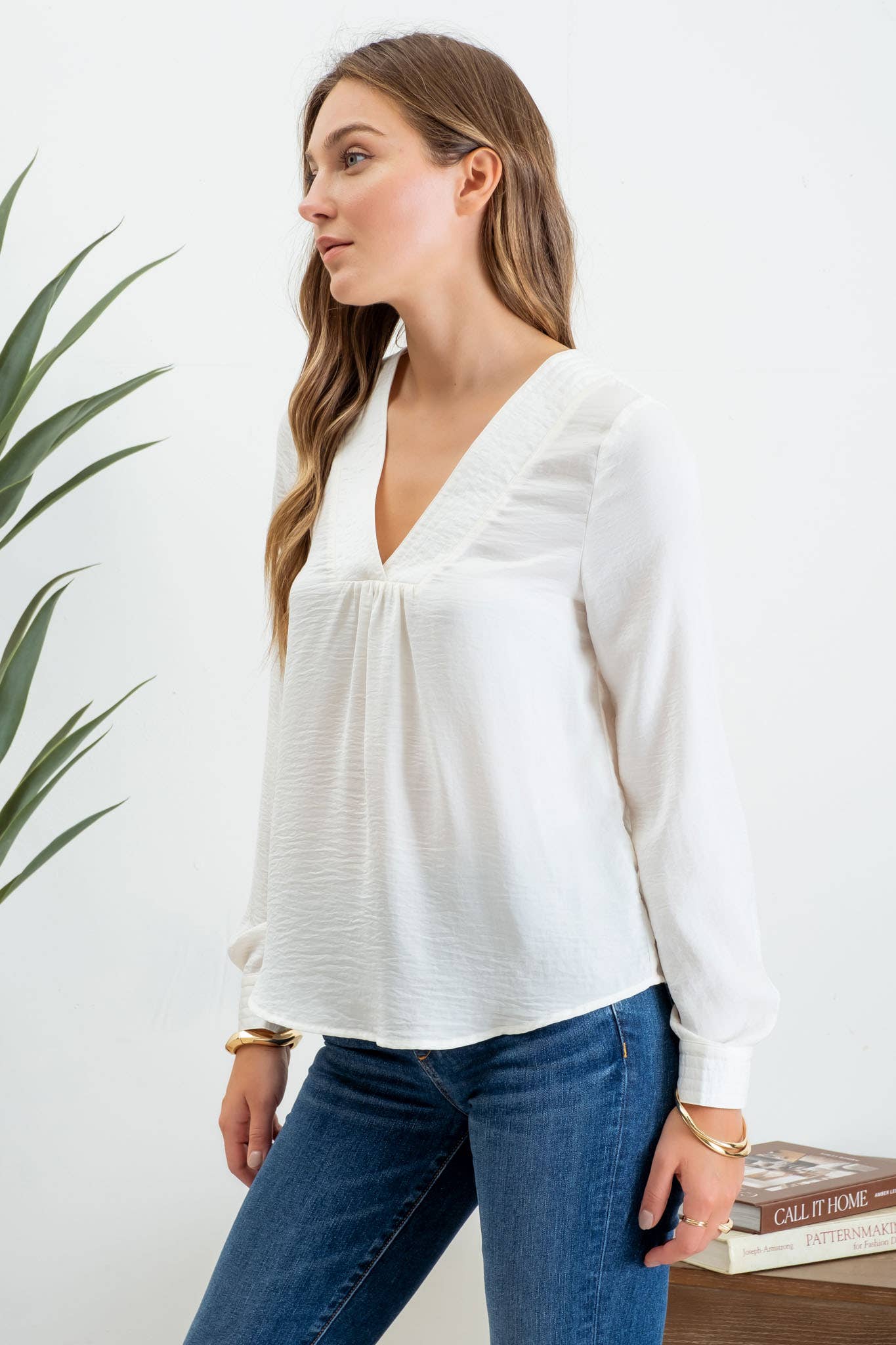 TEXTURED SATIN V NECK LONG SLEEVE BLOUSE  IVORY