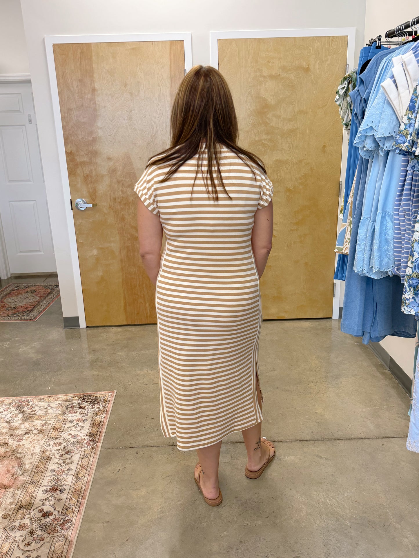 HENLEY SHORT SLEEVE KNIT MIDI DRESS KHAKI