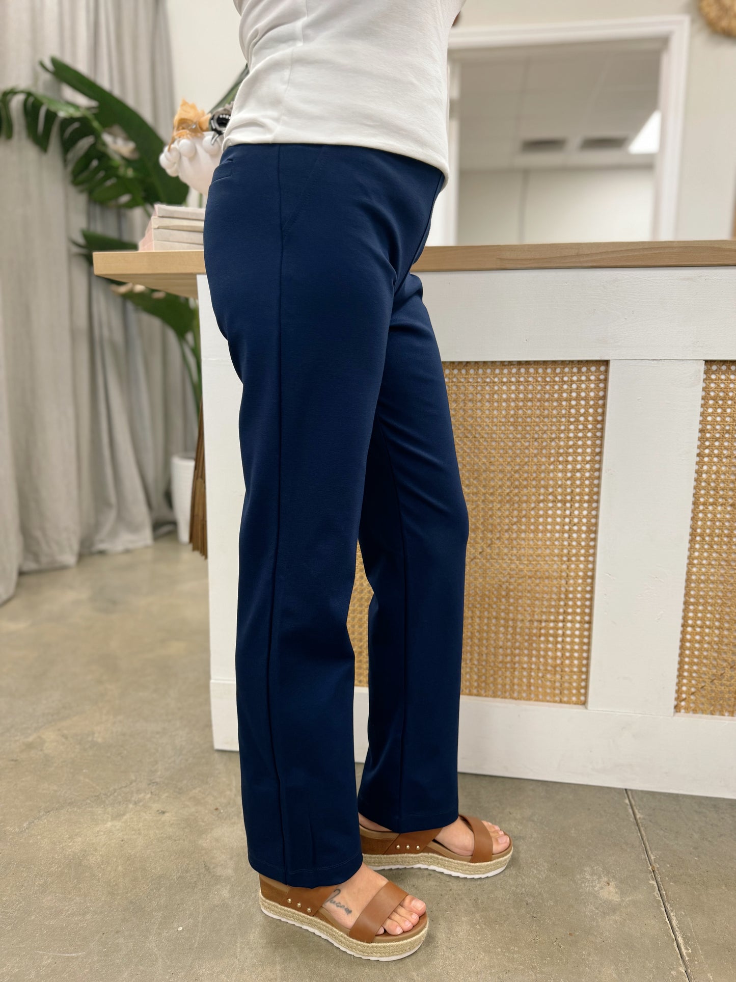 Magic High Slim Straight Pants Navy