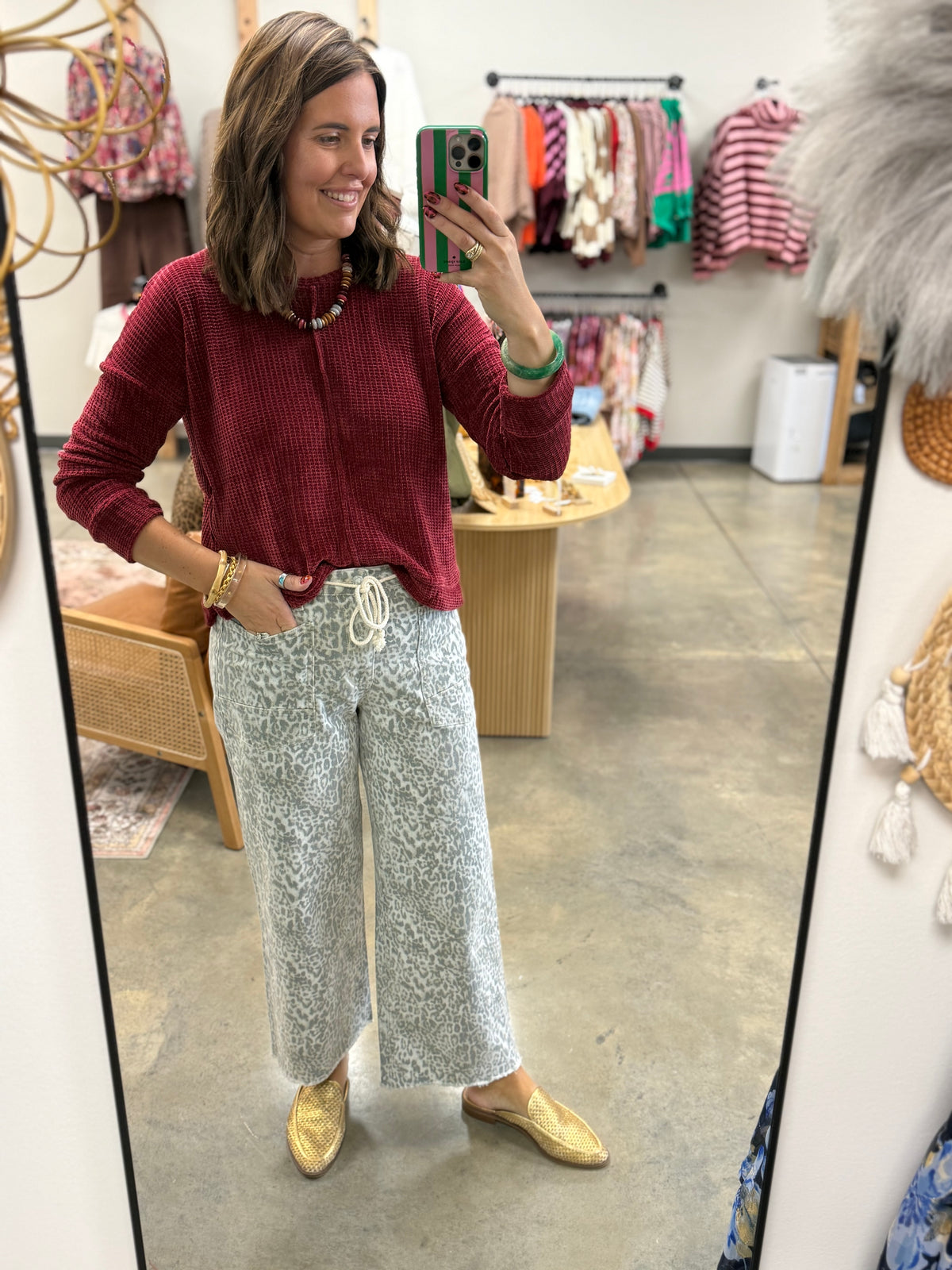 HIGH RISE LEOPARD PRINT JEANS
