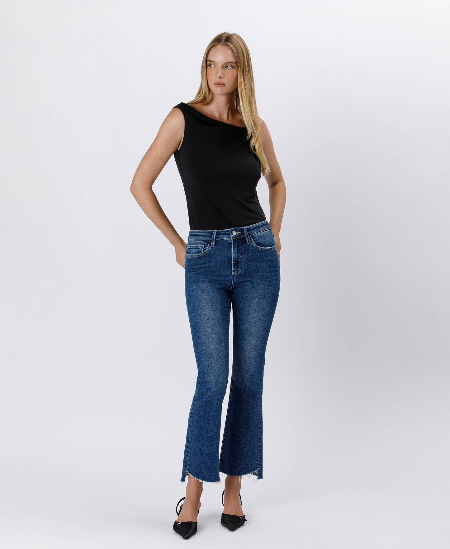 HIGH RISE RAW SIDE STEP HEM BOOTCUT JEANS