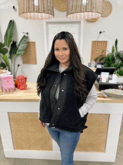 The Teddy Bear Vest Black