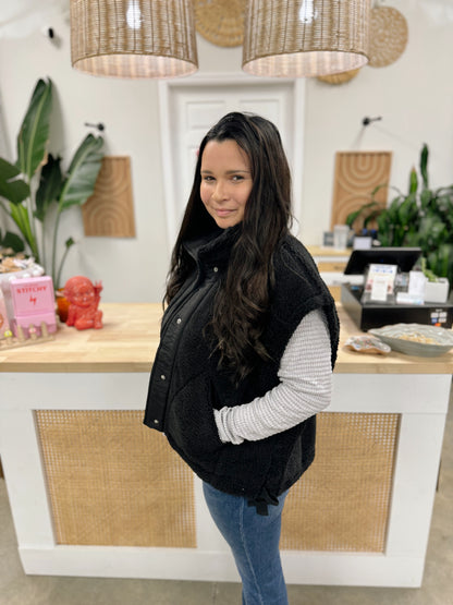 The Teddy Bear Vest Black