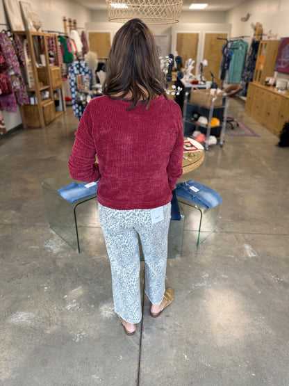 HIGH RISE LEOPARD PRINT JEANS