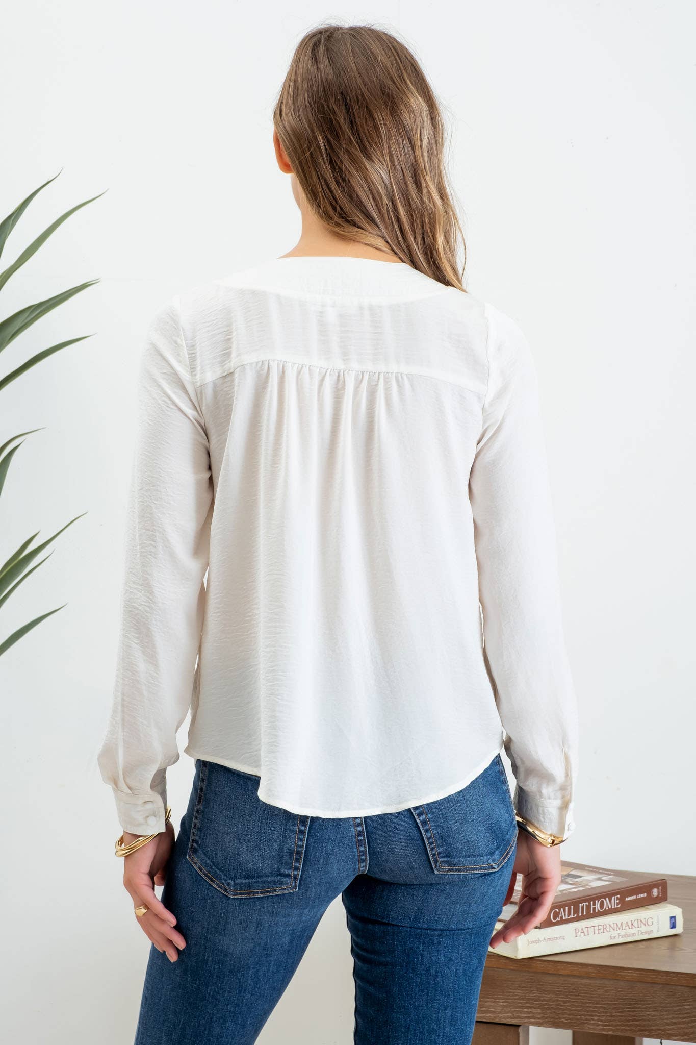 TEXTURED SATIN V NECK LONG SLEEVE BLOUSE  IVORY